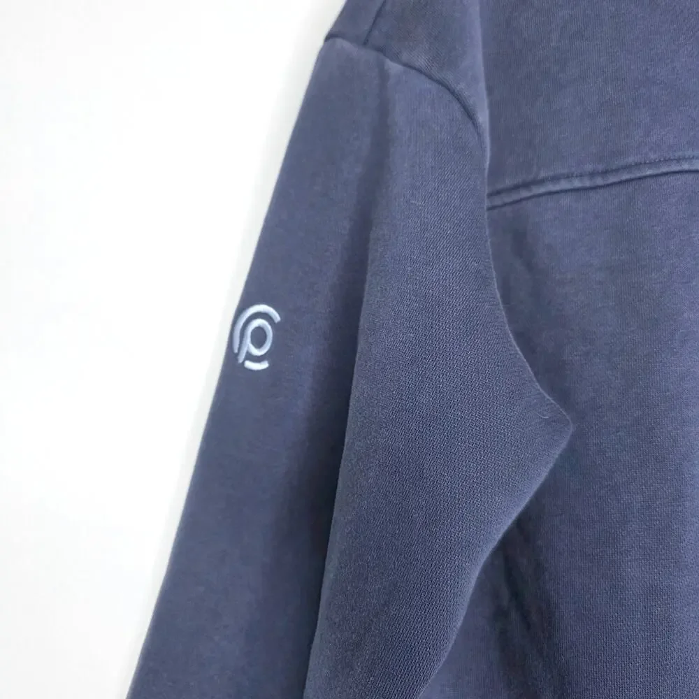 Johnnie-O Performance Sweatshirt Medium NWT Navy Blue Pullover Golf, Logo Sleeve